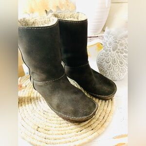 Clarks Originals 8.5 leather shearling lined boots